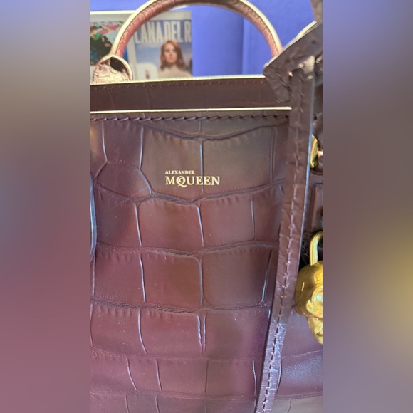 Alexander McQueen Burgundy Croc Embossed Leather Bag - Picture 8 of 16